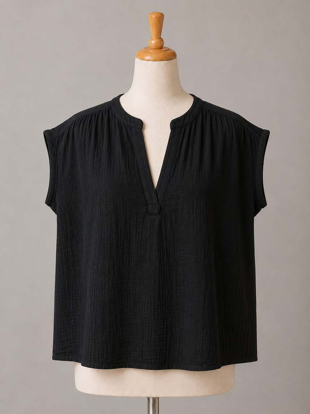 NWT Old Navy Sleeveless Crinkle Gauze Split-Neck Blouse Small Petite